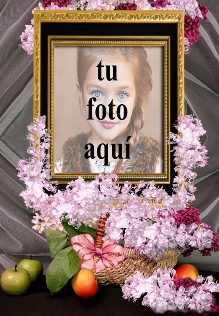 Marco De Madera Con Oro Y Un Conjunto De Flores Foto Marcos - Marco De Madera Con Oro Y Un Conjunto De Flores Foto Marcos
