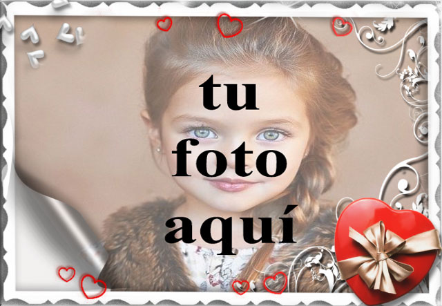 marco de fotos blanco decorado con gran corazon rojo - marco de fotos blanco decorado con gran corazón rojo