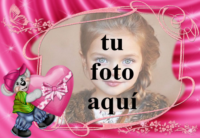 oso llevando un romantico marco de fotos de corazon rojo - oso llevando un romántico marco de fotos de corazón rojo